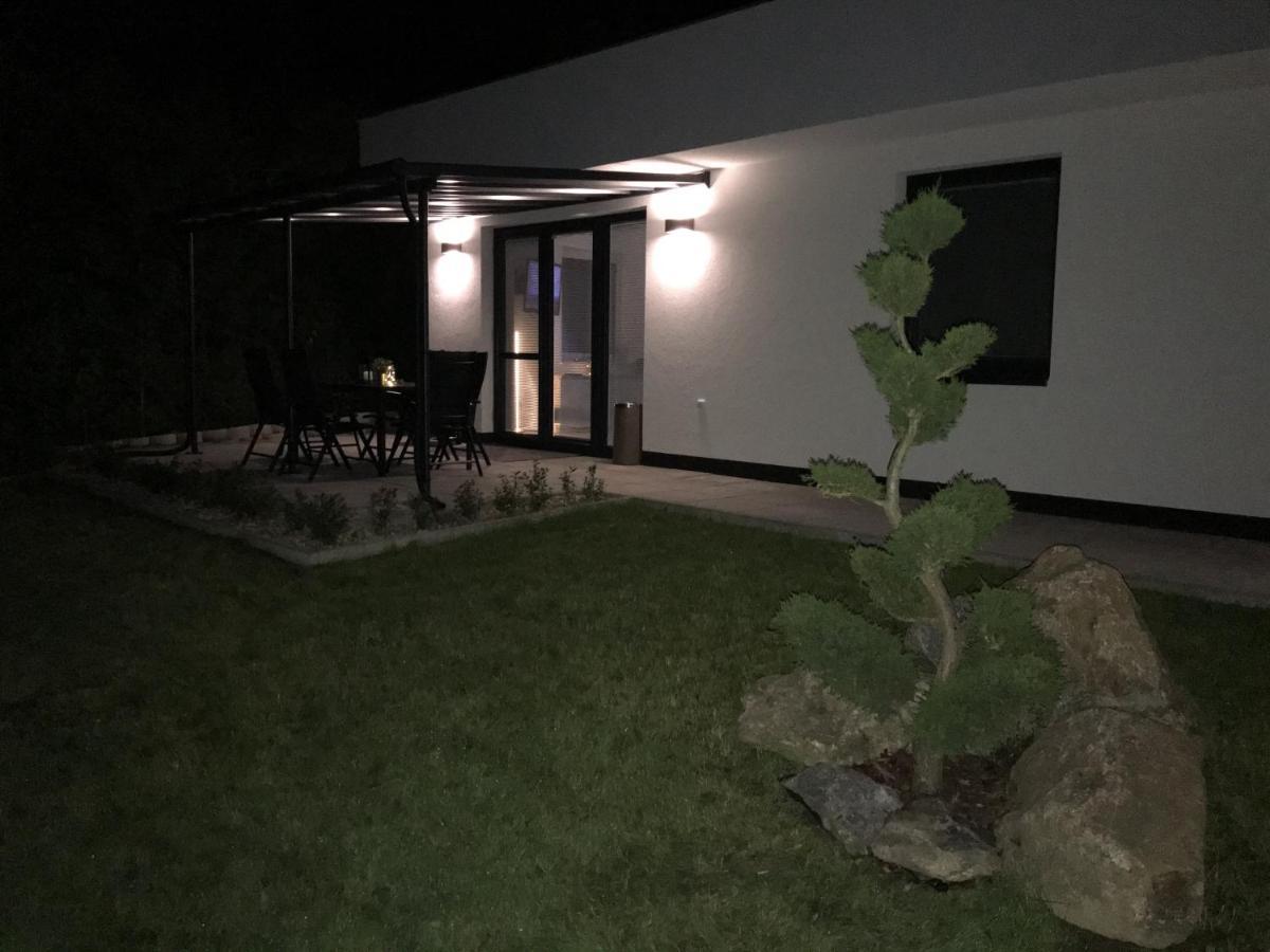 Hauslipno Bungalov Na Lipne リプノ・ナト・ヴルタヴォウ エクステリア 写真