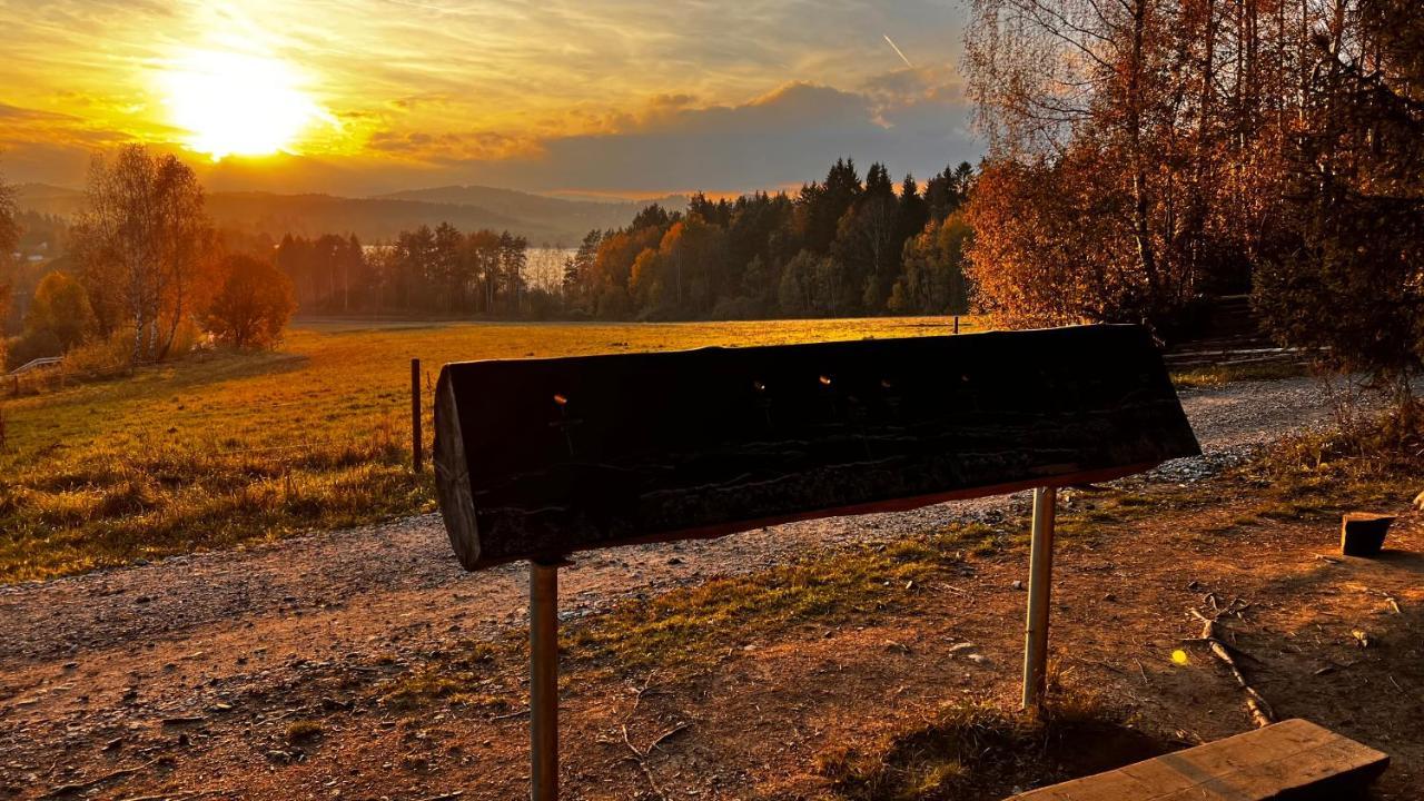 Hauslipno Bungalov Na Lipne リプノ・ナト・ヴルタヴォウ エクステリア 写真